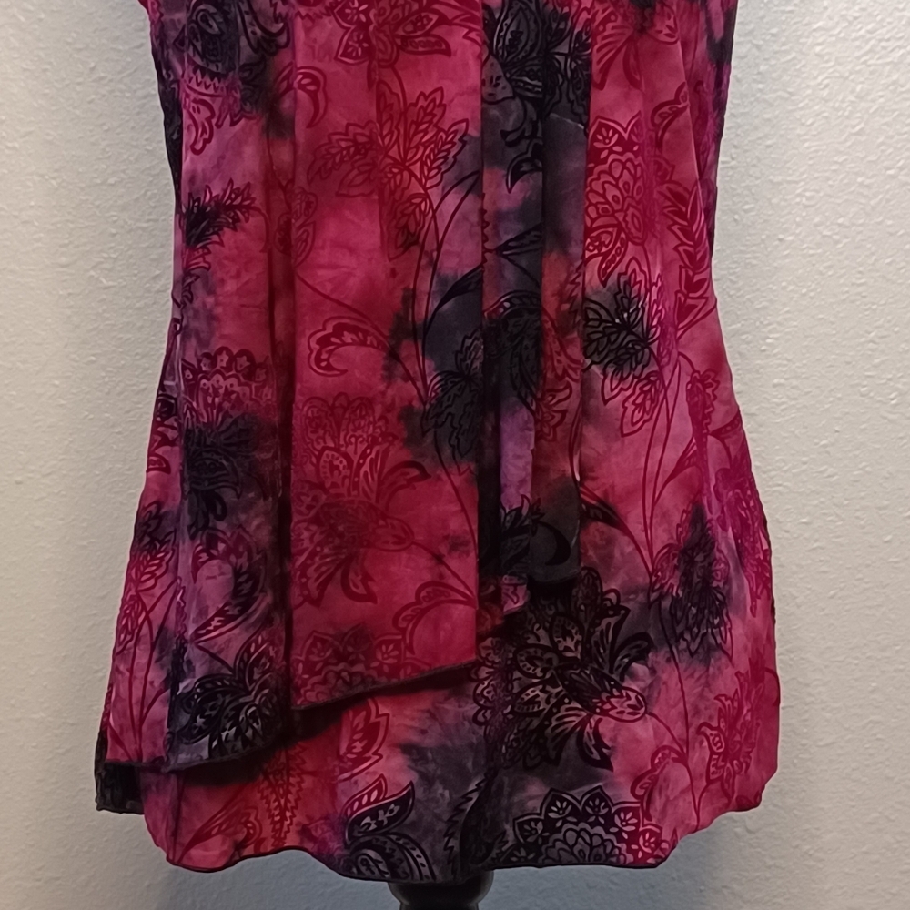 Dress Barn Women's Velvet Burnout Red Black Whimsigoth Floral Sleeveless Blouse - Picture 5 of 11
